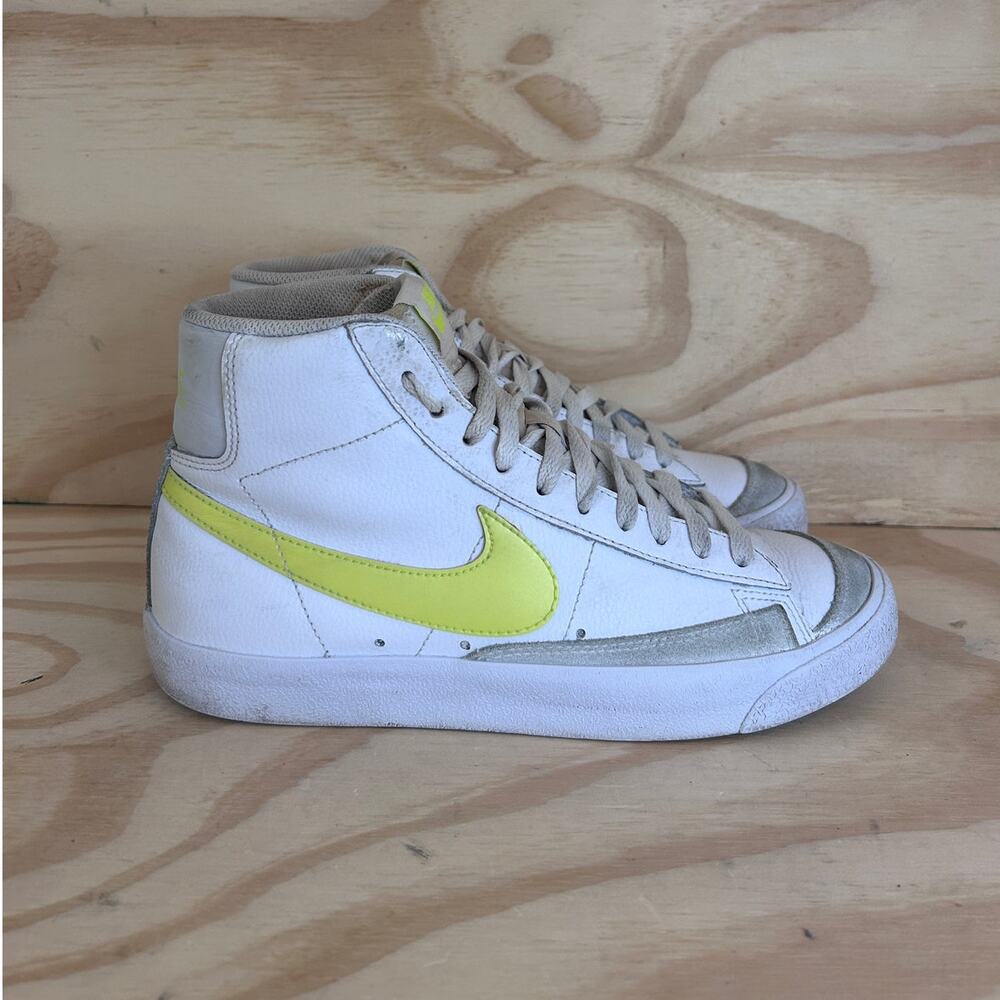 Nike -Blazer Mid 77 Lemon Venom -Trainers -White/Yellow -Women's -9 - CZ0362-100